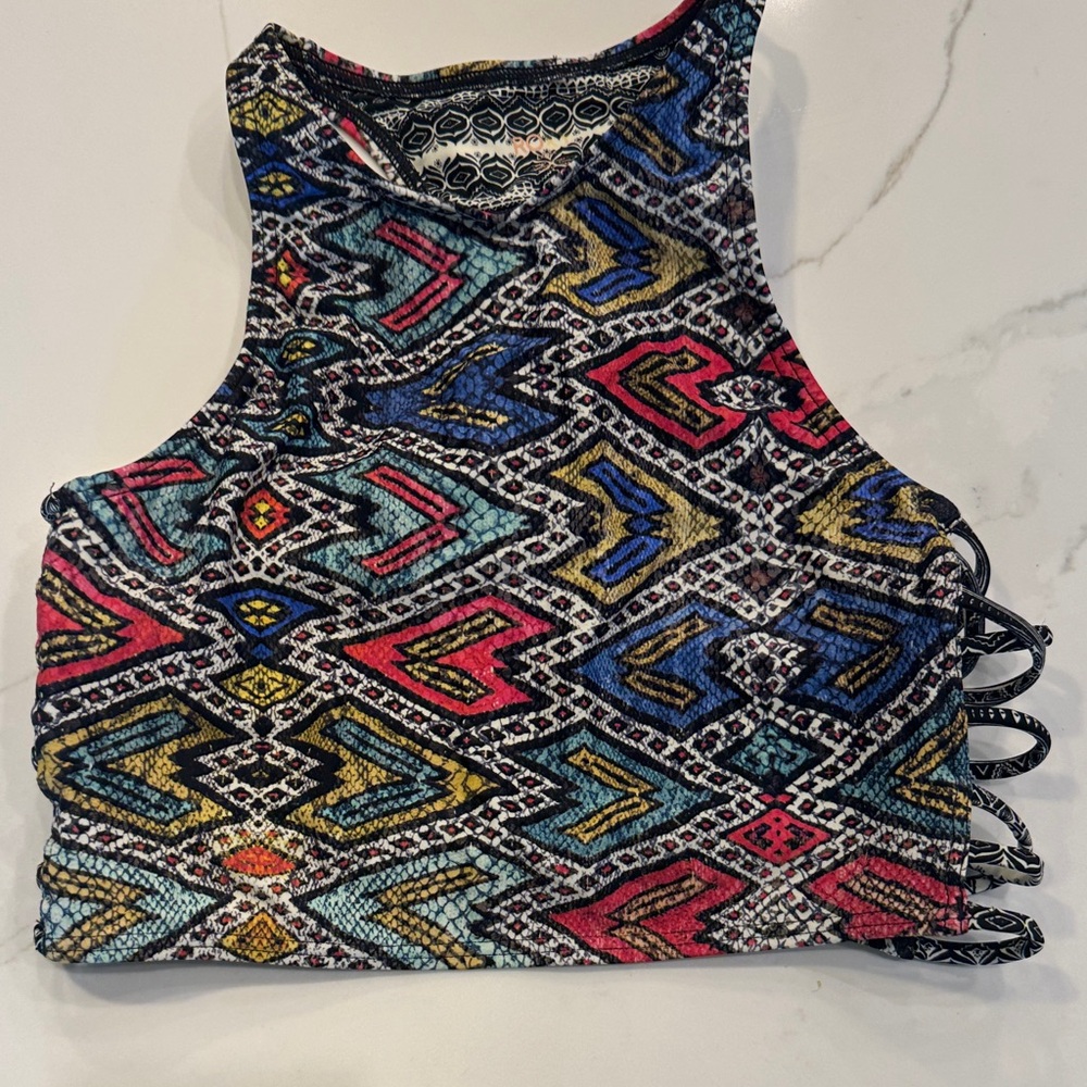 Colorful Geometric Patterned Crop Top - Picture 2 of 2